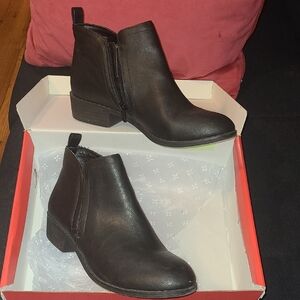 Elegant Black Ankle Boots